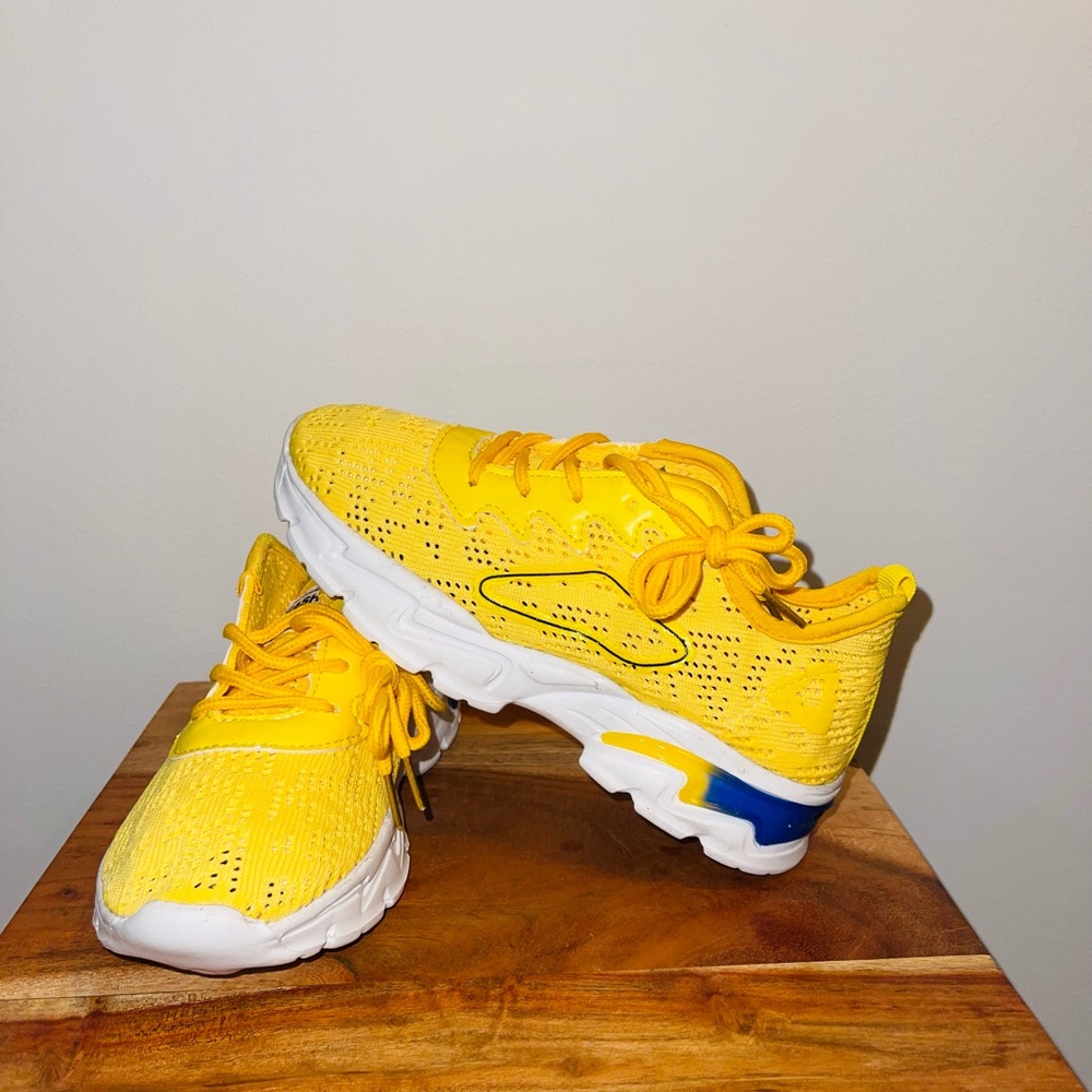 Kids shoes
